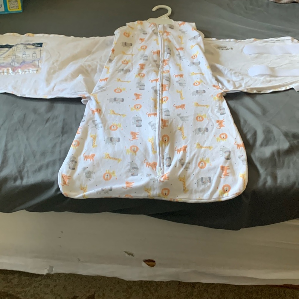 Baby swaddle